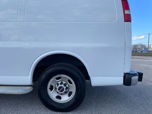 Used 2014 GMC Savana 2500 RWD image 31