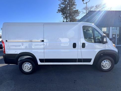 Used 2023 RAM ProMaster 2500 image 8