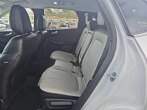 Used 2025 Ford Escape Platinum w/ Premium Technology Package image 11