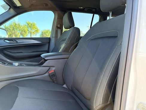 New 2025 Jeep Grand Cherokee Laredo X image 22