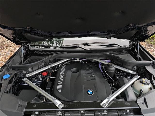 Used 2025 BMW X5 xDrive40i w/ M Sport Package AWD/4WD image 10