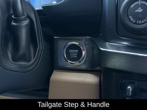 Used 2023 Ford F250 Lariat w/ Lariat Ultimate Package AWD/4WD image 27
