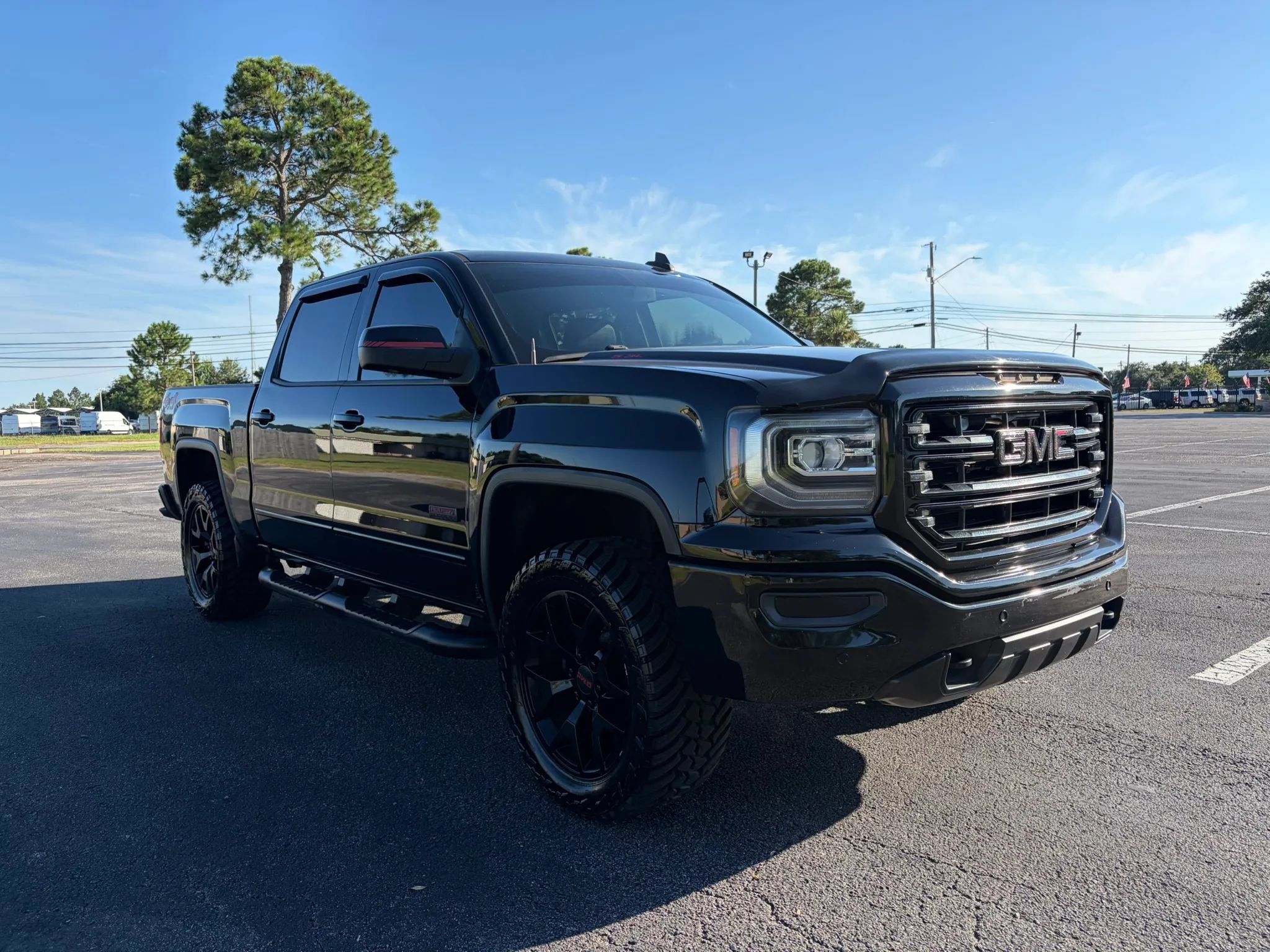 Used 2017 GMC Sierra 1500 SLT AWD/4WD image 9
