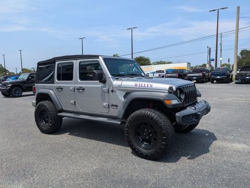 Used 2020 Jeep Wrangler Unlimited Sport AWD/4WD image 3