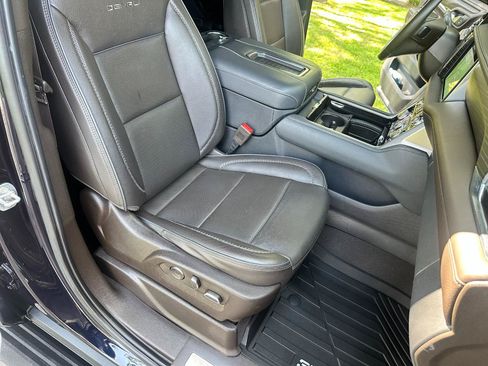 Used 2023 GMC Yukon Denali w/ LPO, Floor Liner Package RWD image 33
