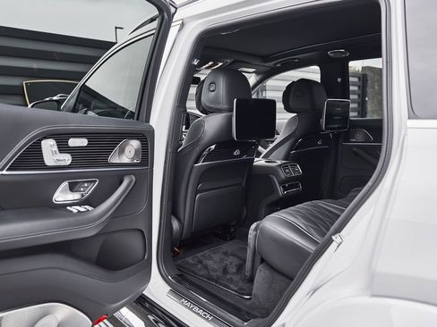 Used 2026 Mercedes-Benz Maybach GLS 600 4MATIC image 26