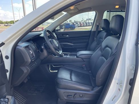 Certified 2023 Nissan Pathfinder SL image 13
