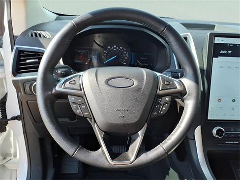Used 2024 Ford Edge SEL image 9
