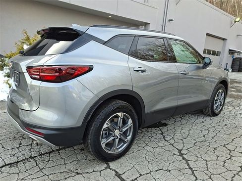 Used 2025 Chevrolet Blazer LT w/ Convenience Package image 6