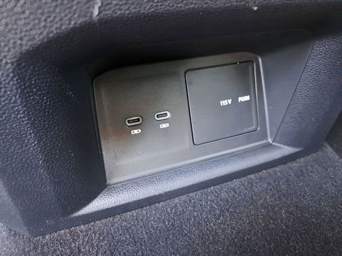 Used 2023 Volkswagen Atlas SEL Premium AWD/4WD image 11