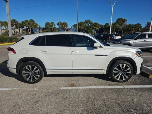 Used 2022 Volkswagen Atlas Cross Sport SEL Premium R-Line image 5