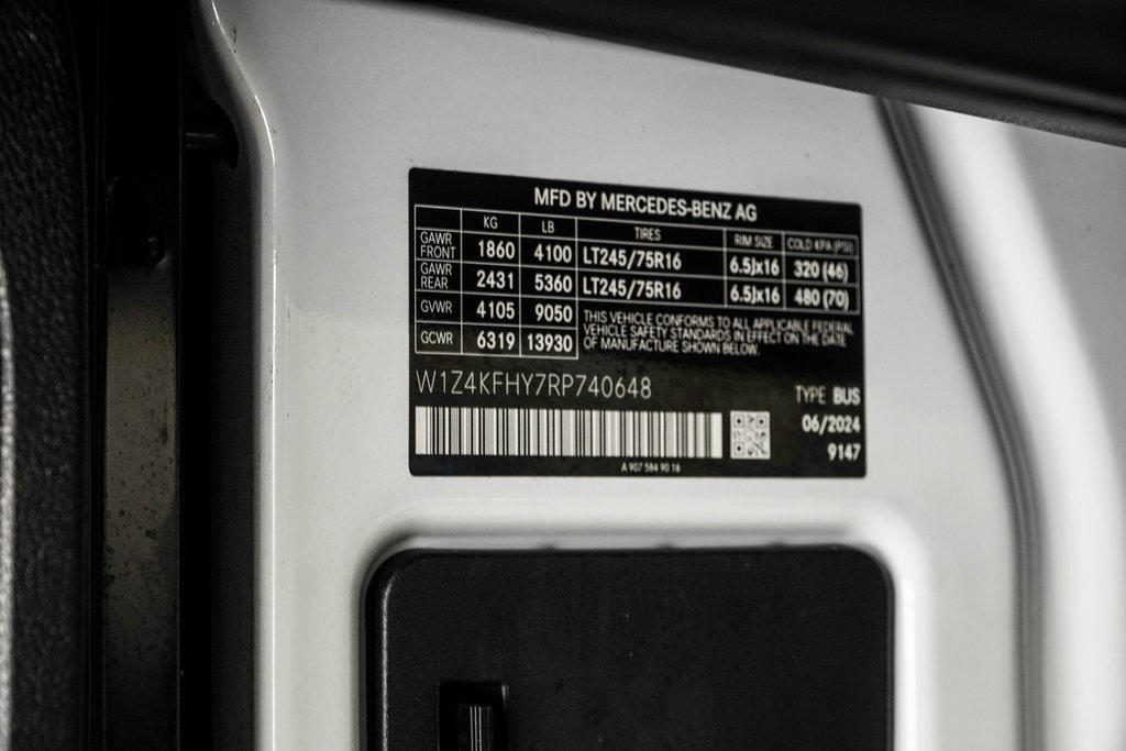 Used 2024 Mercedes-Benz Sprinter 2500 image 36