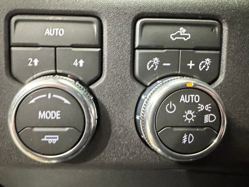 New 2026 GMC Sierra 1500 Elevation image 17