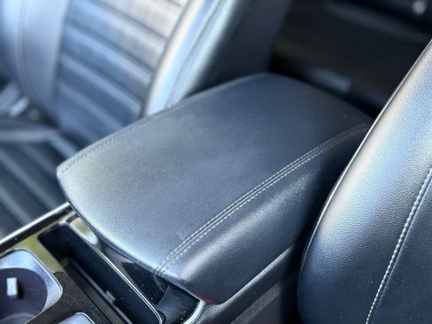 Used 2019 Ford Edge SEL w/ Cold Weather Package AWD/4WD image 34