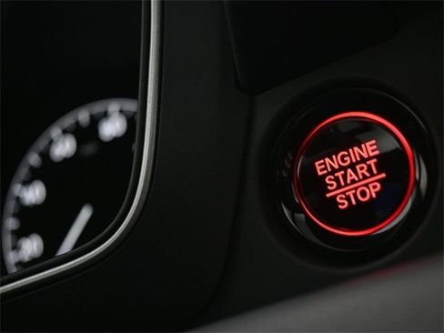 Certified 2025 Honda Pilot Touring image 10