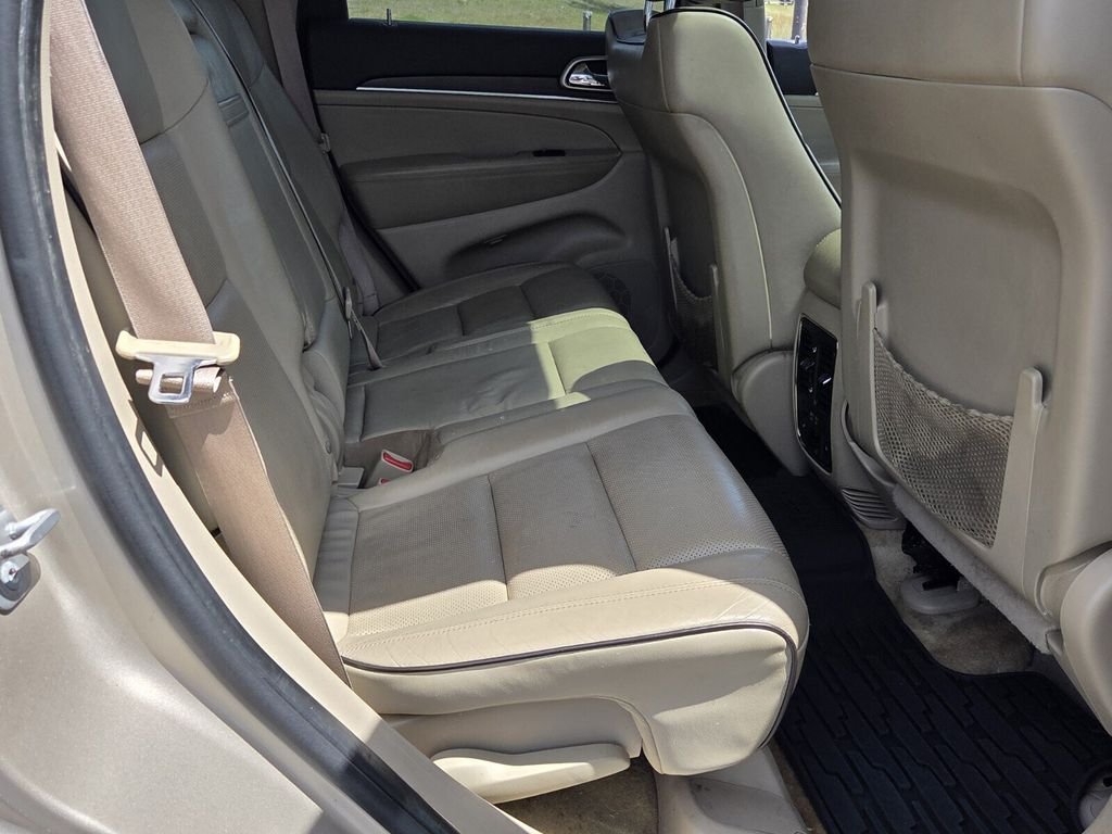 Used 2014 Jeep Grand Cherokee Overland w/ Advanced Technology Group RWD image 15