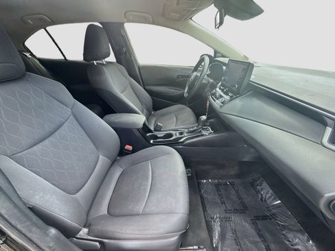 Used 2022 Toyota Corolla LE FWD image 30