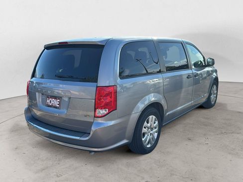 Used 2019 Dodge Grand Caravan SE FWD image 5