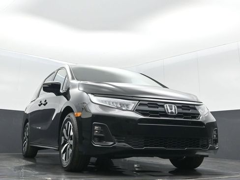 Certified 2026 Honda Odyssey EX-L image 5