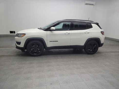 Used 2021 Jeep Compass Latitude FWD image 2