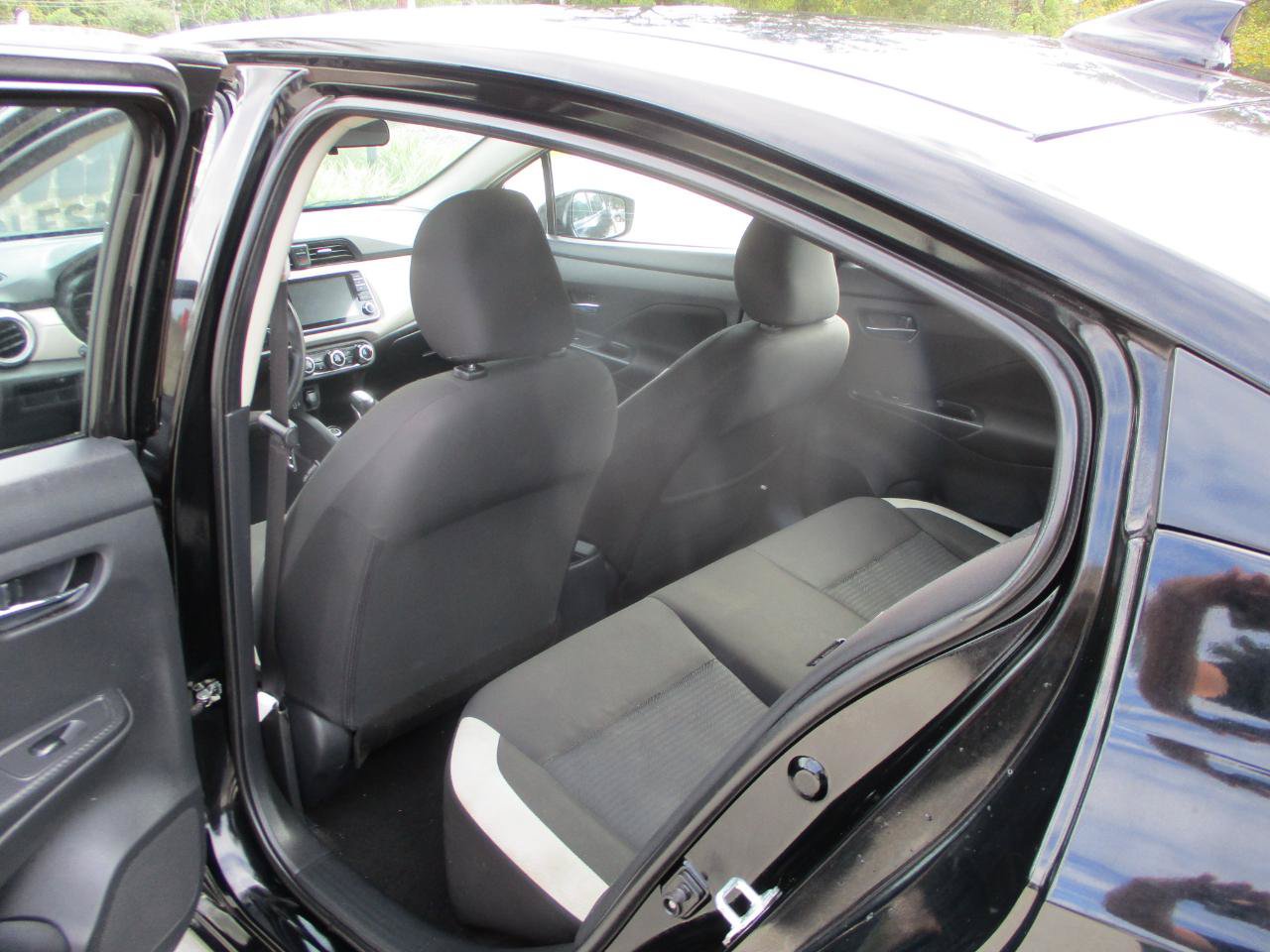 Used 2021 Nissan Versa SV FWD image 15
