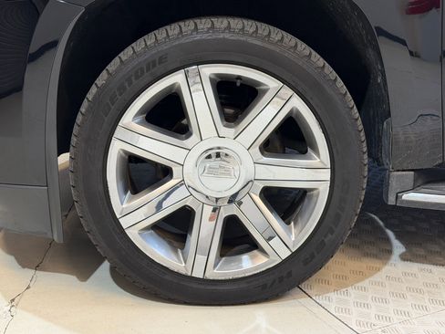 Used 2020 Cadillac Escalade ESV Premium Luxury AWD/4WD image 11