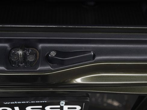 Used 2021 Lexus LX 570 4WD w/ Luxury Package image 19