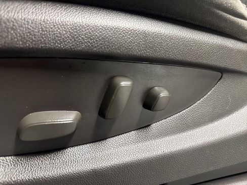 Used 2016 GMC Yukon SLE image 10