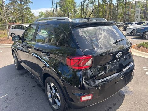 Certified 2024 Hyundai Venue SEL image 6