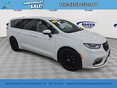 Used 2023 Chrysler Pacifica Touring-L