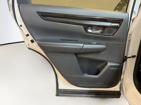 Used 2025 Honda CR-V EX-L image 27