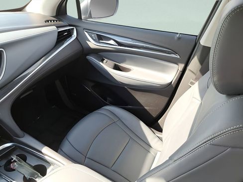 Used 2019 Buick Enclave Premium image 13