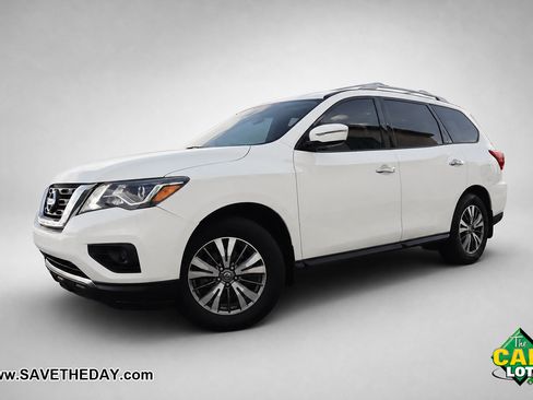 Used 2019 Nissan Pathfinder S AWD/4WD image 2