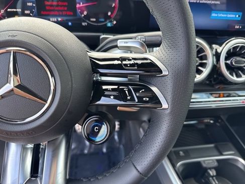New 2025 Mercedes-Benz GLB 35 AMG 4MATIC image 15