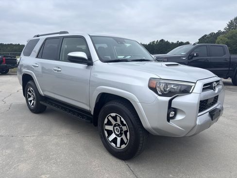 Used 2024 Toyota 4Runner TRD Off-Road image 3
