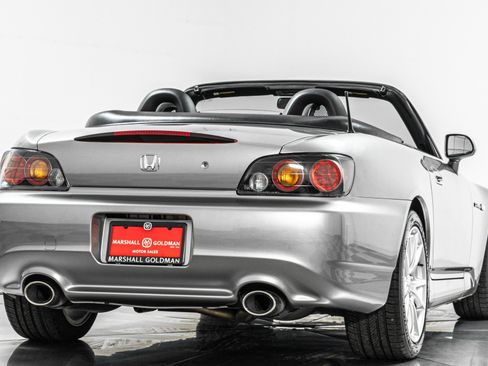 Used 2004 Honda S2000 image 9