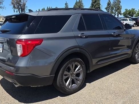 Used 2023 Ford Explorer XLT w/ Equipment Group 202A RWD image 2
