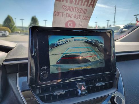 Used 2025 Toyota Corolla LE w/ LE Premium Package FWD image 14