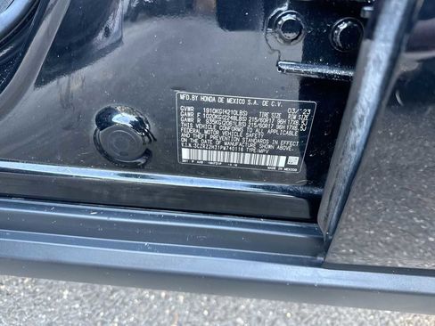 Certified 2023 Honda HR-V LX image 33