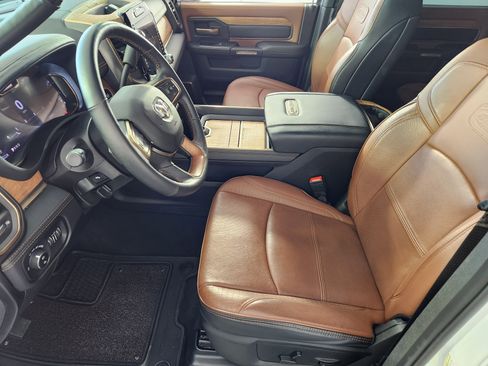 Used 2024 RAM 2500 Limited image 11