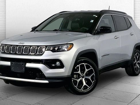Used 2025 Jeep Compass Limited image 12