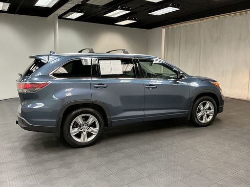Used 2015 Toyota Highlander Limited Platinum AWD/4WD image 6