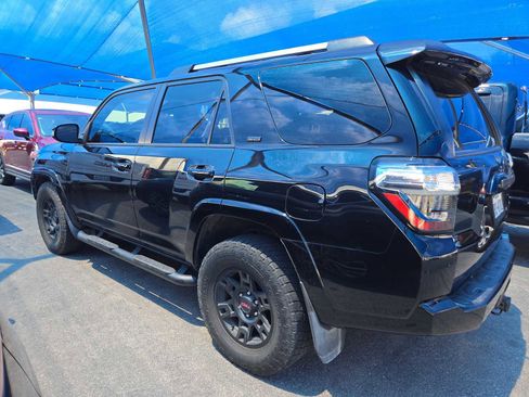 Used 2022 Toyota 4Runner SR5 Premium w/ Moonroof Package RWD image 3