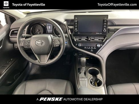 Used 2023 Toyota Camry SE image 5