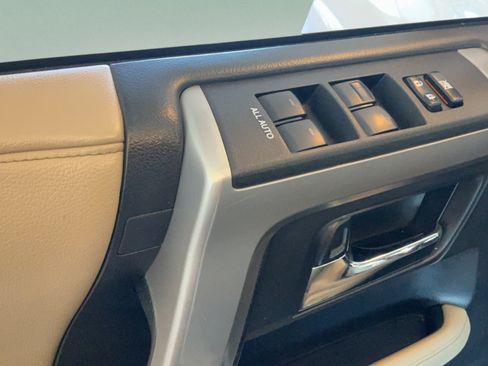 Used 2021 Toyota 4Runner SR5 Premium w/ Moonroof Package RWD image 21