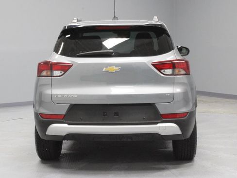 Used 2025 Chevrolet TrailBlazer LT w/ LT Cold Weather Package FWD image 9