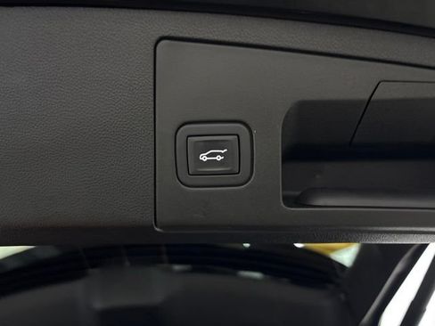 Used 2024 Cadillac XT4 Sport AWD/4WD image 11