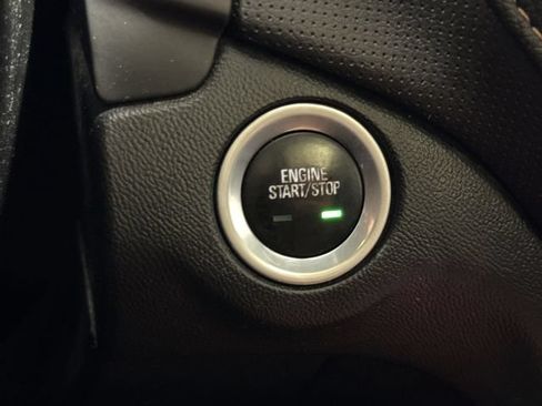 Used 2020 Chevrolet Equinox Premier AWD/4WD image 17