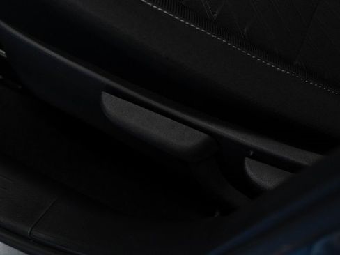 Used 2024 Nissan Kicks SV image 15