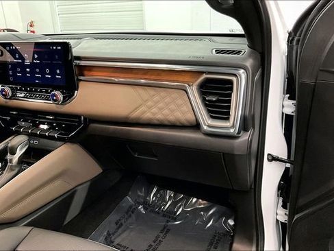 Used 2025 GMC Canyon Denali image 15